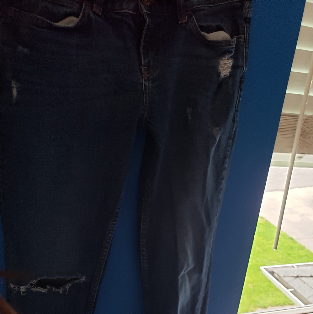Ripped skinny jeans